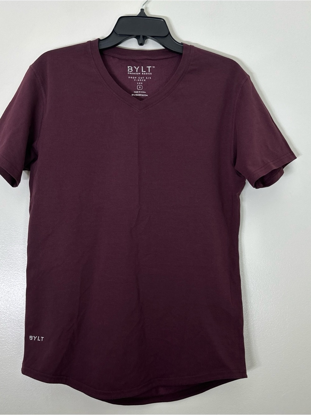 Bylt Premium Basics Drop Cut SS V Neck Lux Shirt Mens  S Athletic Classic